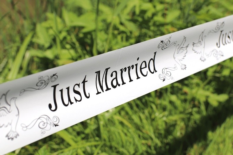 Just Married: Apostille übersetzen (USA u.a.) Apostille übersetzen: Kosten für die beglaubigte Übersetzung Ihrer Apostille und Heiratsurkunde aus den USA